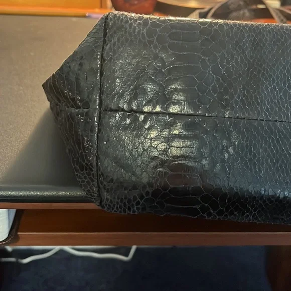 Kate Spade tote - Picture 3 of 7